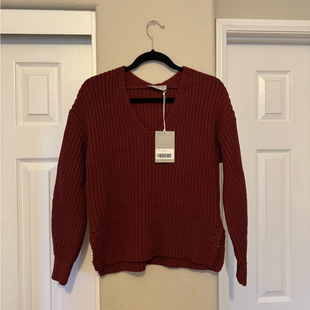 (NEW) Everlane Women's Burgundy V-Neck Sweater